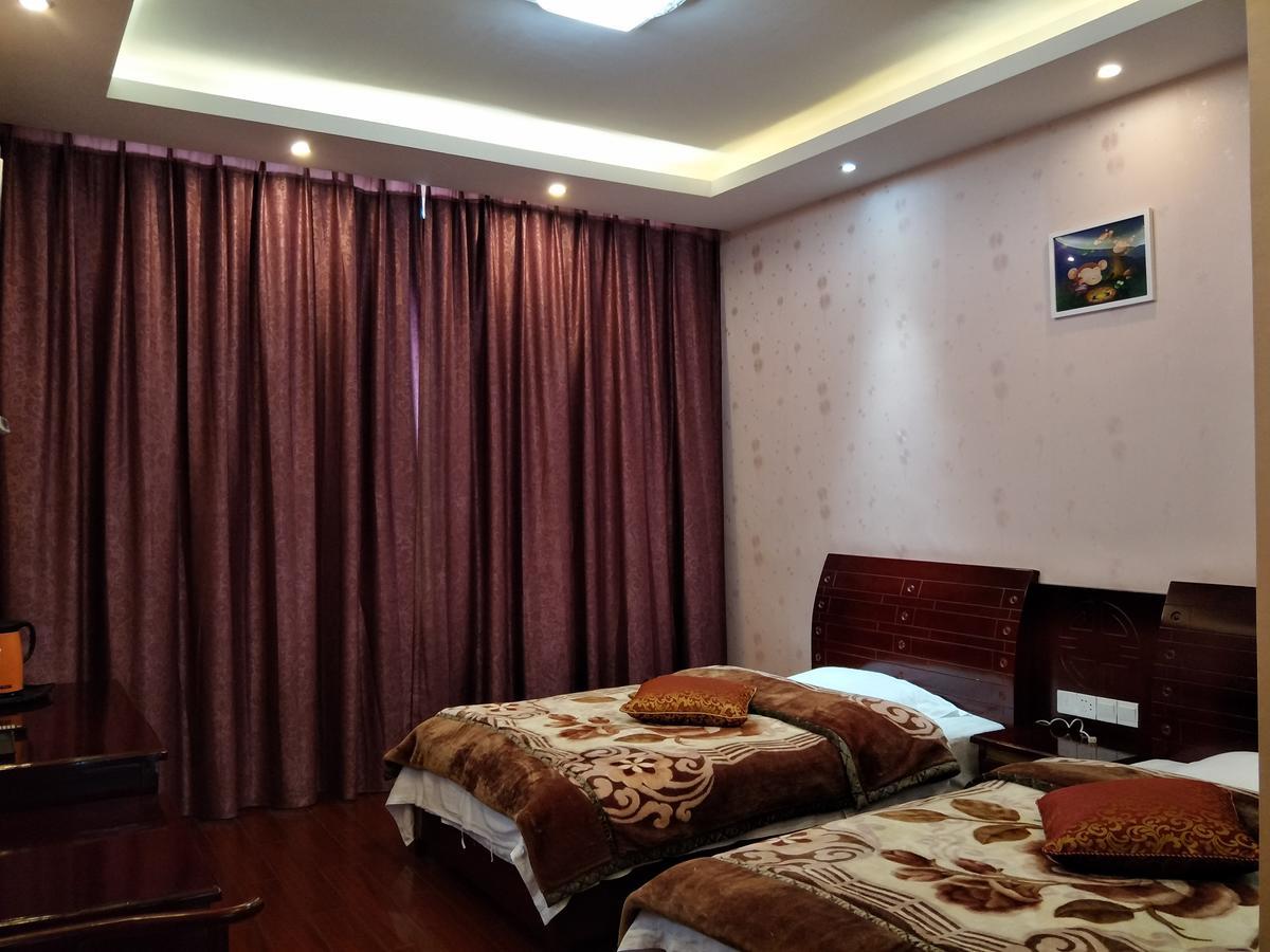 Emeishan Moon Bay Hotel Экстерьер фото