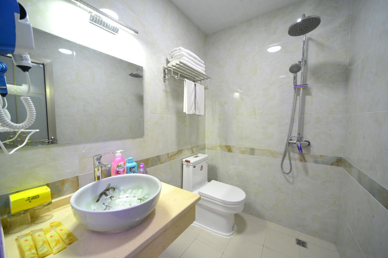 Emeishan Moon Bay Hotel Экстерьер фото
