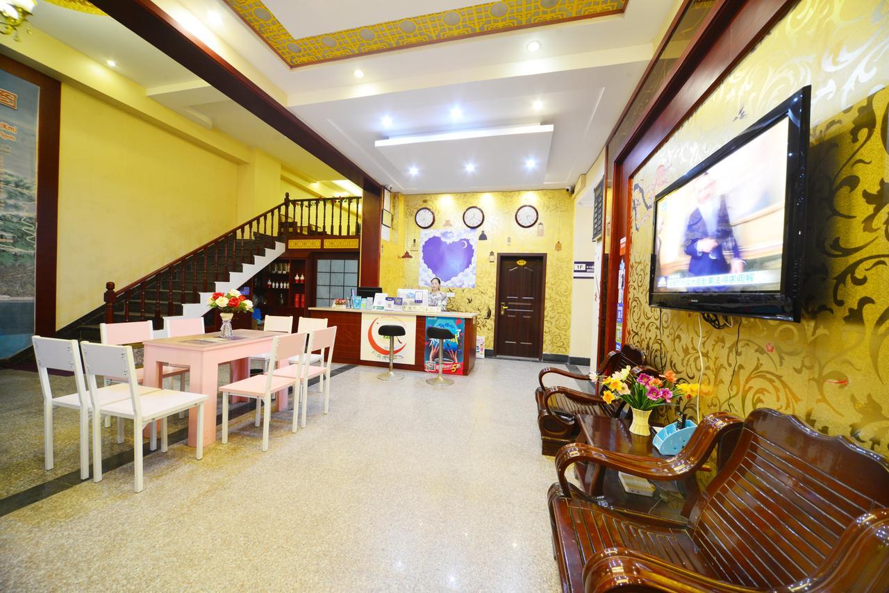 Emeishan Moon Bay Hotel Экстерьер фото