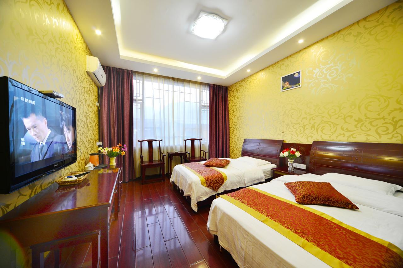 Emeishan Moon Bay Hotel Экстерьер фото