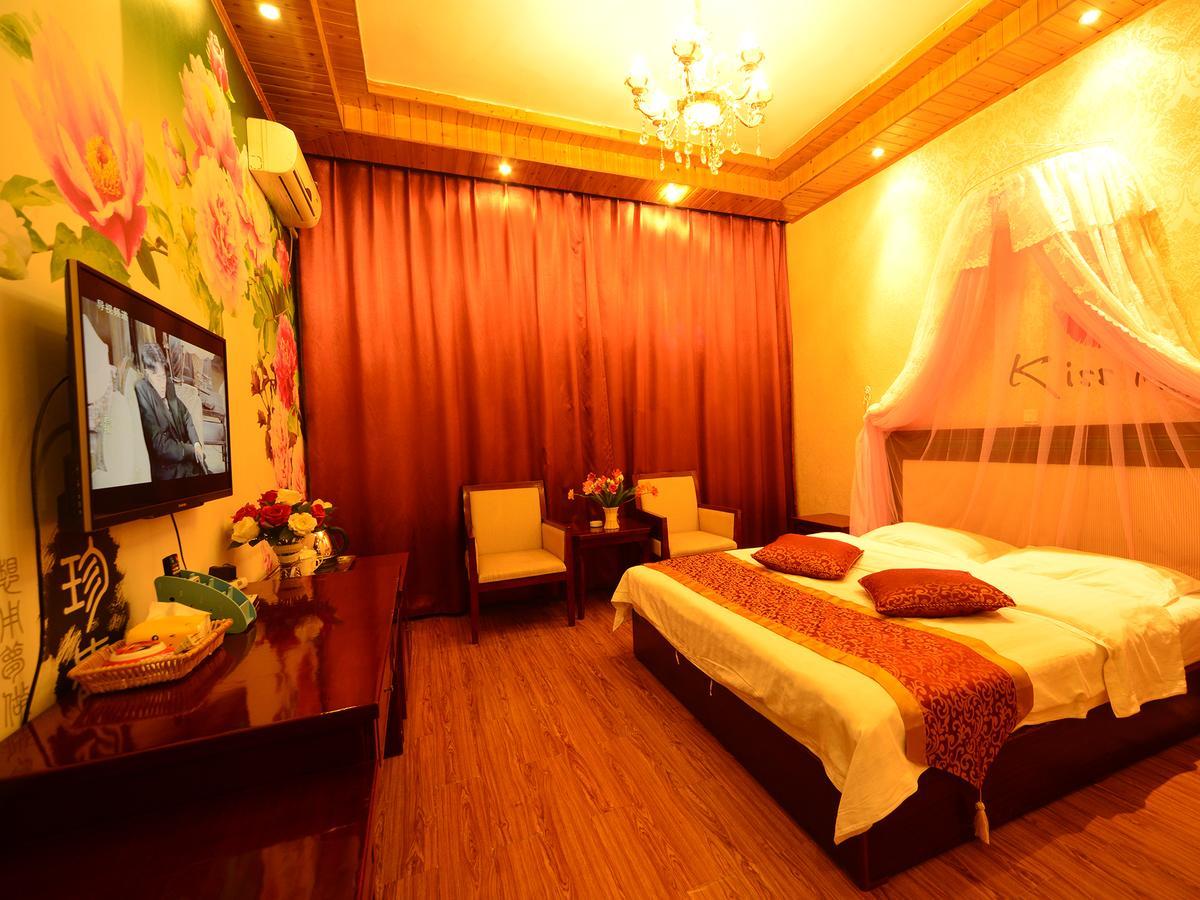 Emeishan Moon Bay Hotel Экстерьер фото