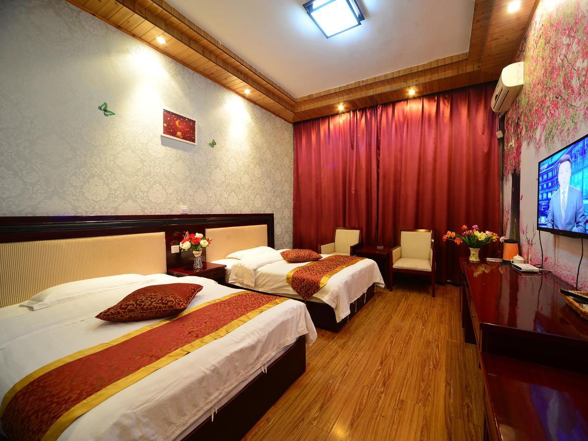 Emeishan Moon Bay Hotel Экстерьер фото